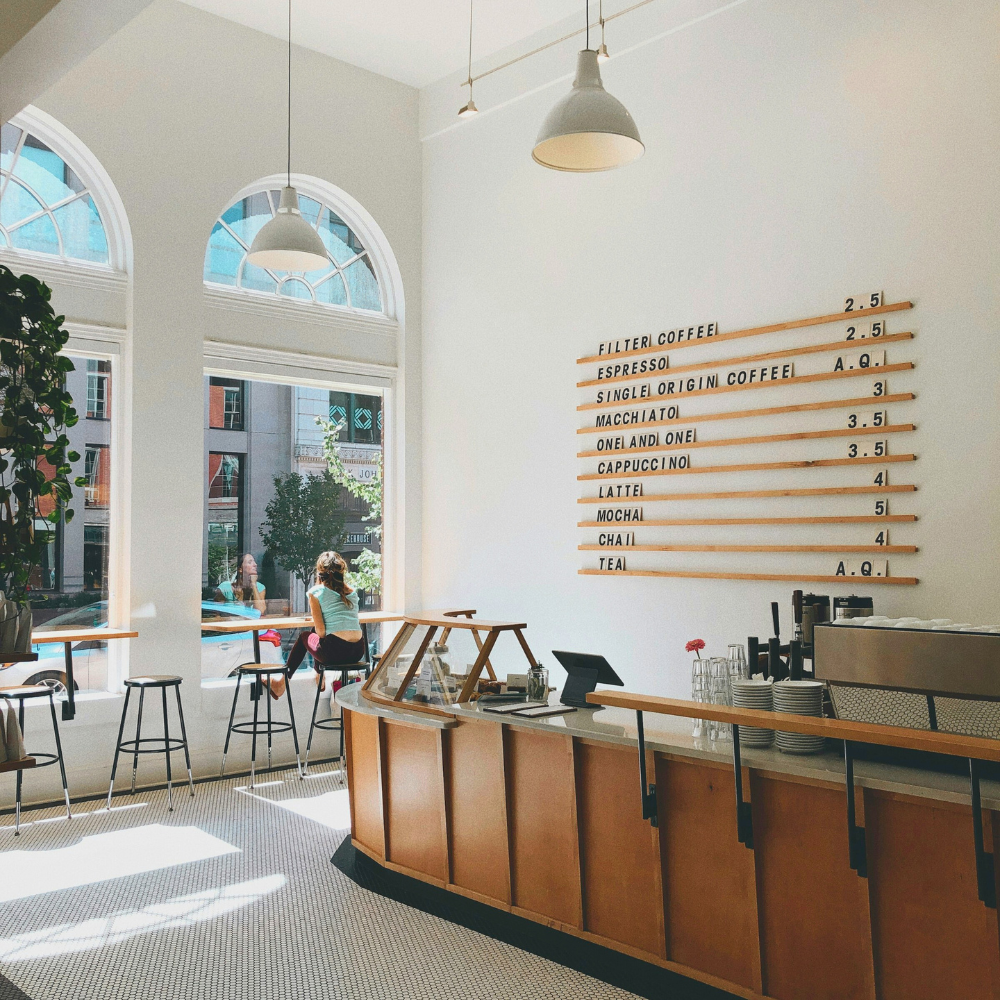 cafe_natural bright light _Canva