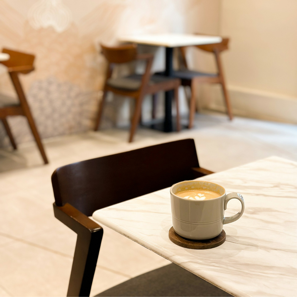 cafe_latte_table_Canva
